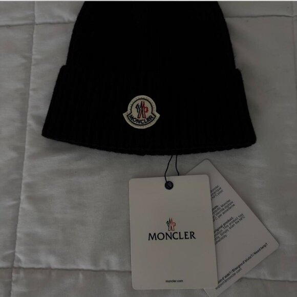 Moncler Classic Black Knit Beanie - Picture 4 of 4